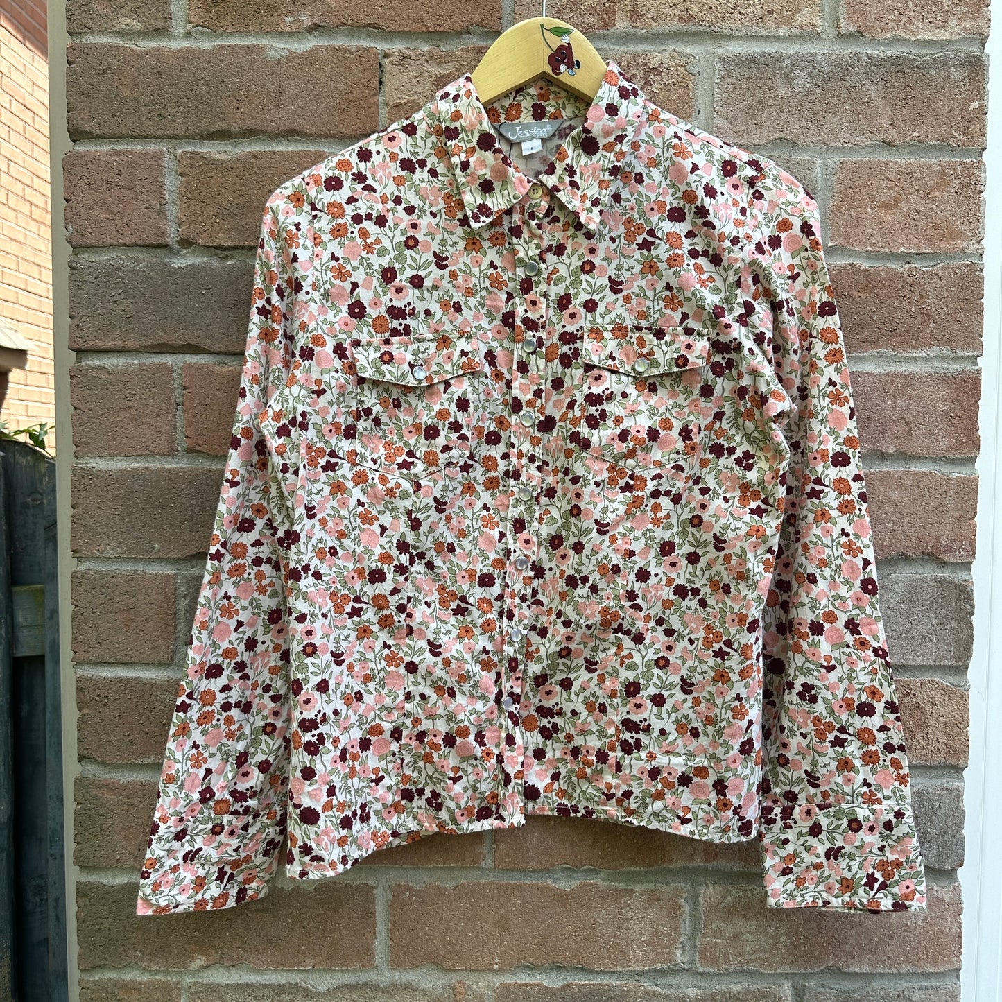 Floral Long Sleeve Mother of Pearl Snap Button Up, M