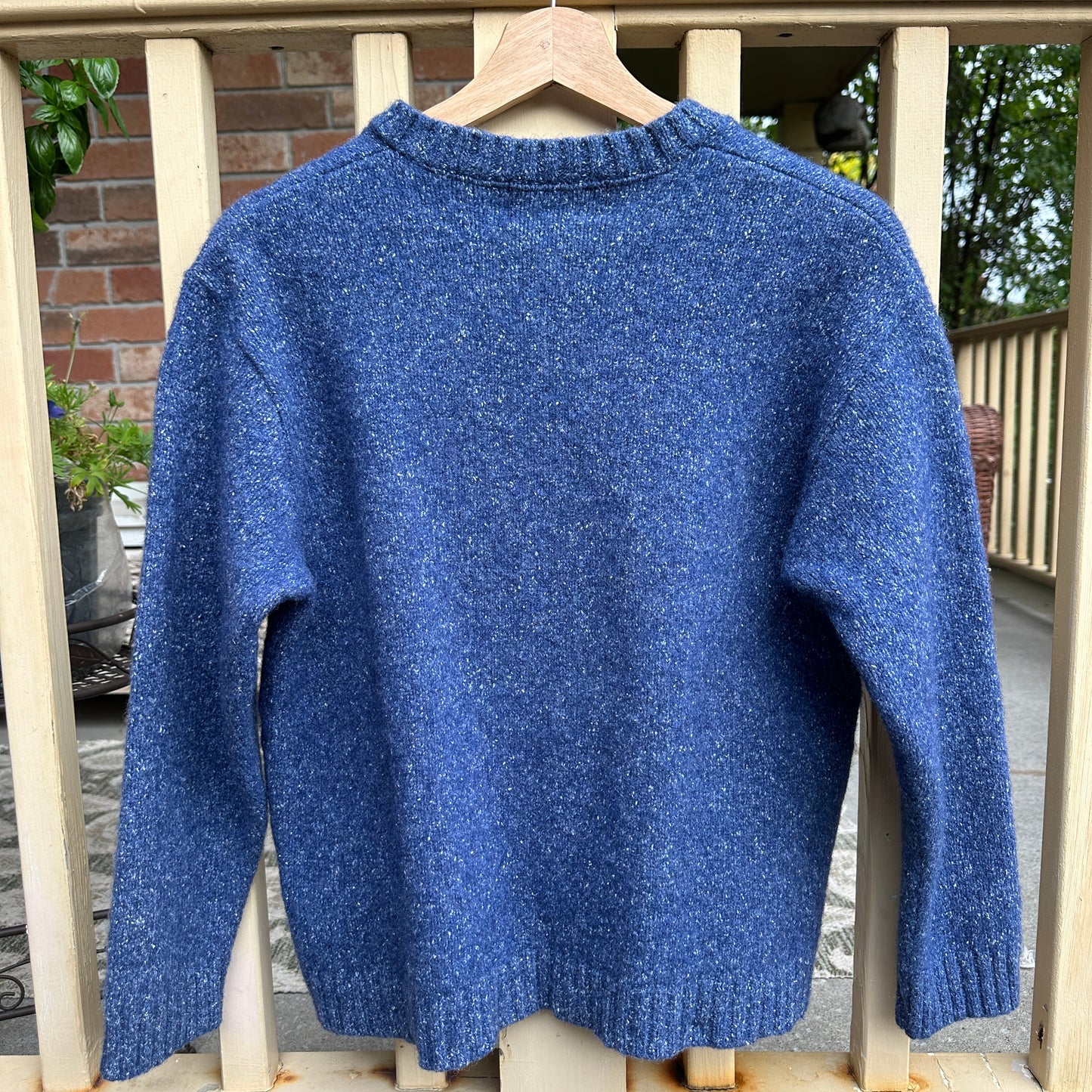 Acrylic-Silk Blue Knit Sweater, M
