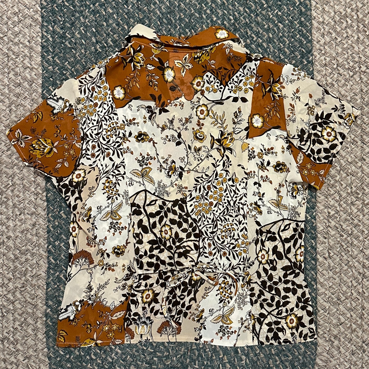 Earthy Floral Short Sleeve Button Up, M