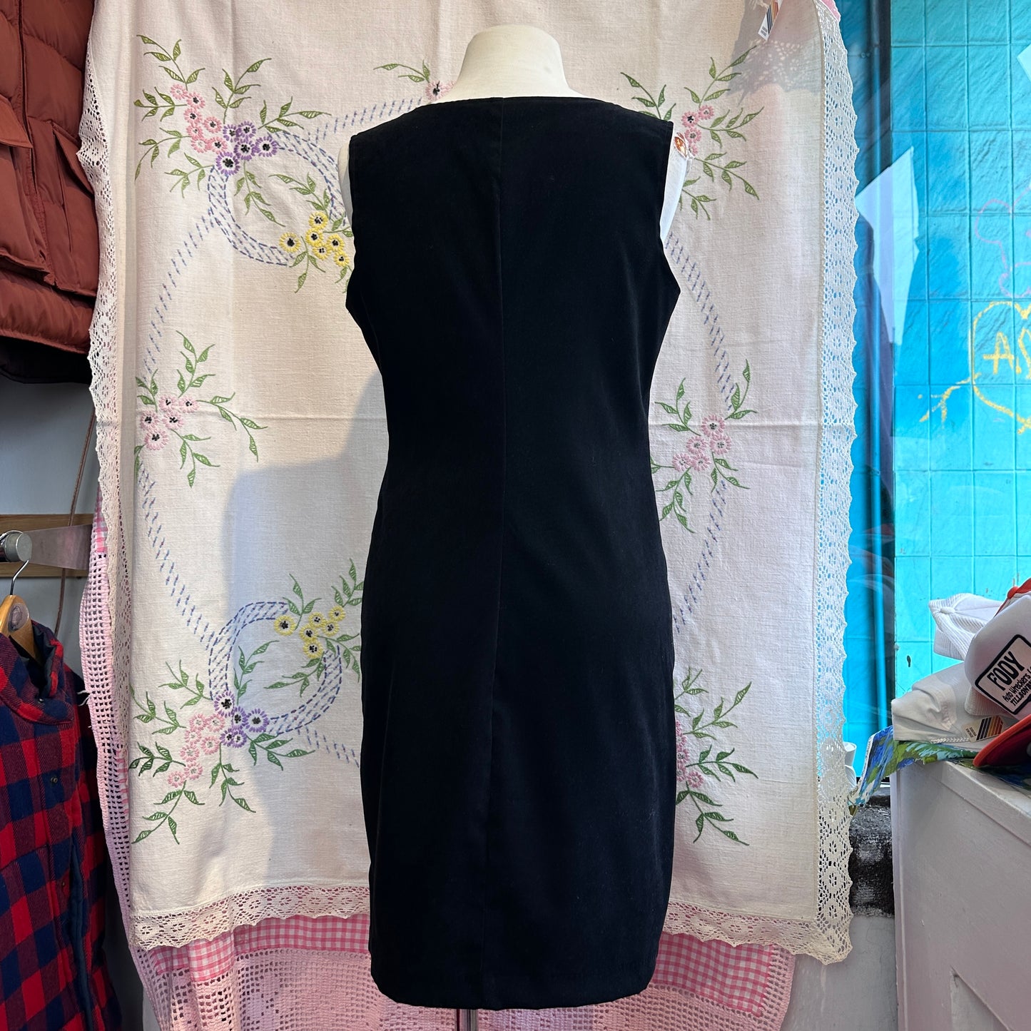 Northern Traditions Black Dress, M