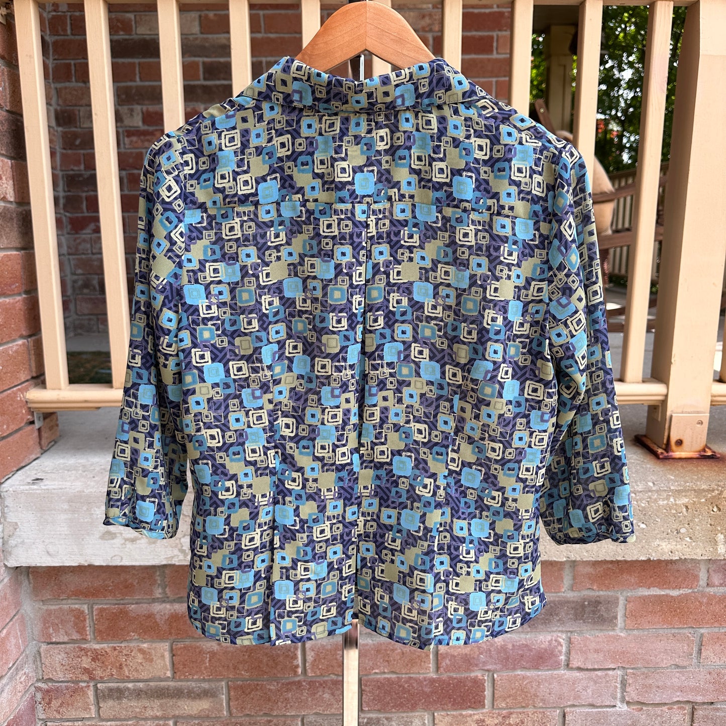 Studio by Liz Claiborne Funky Patterned Button Up, S