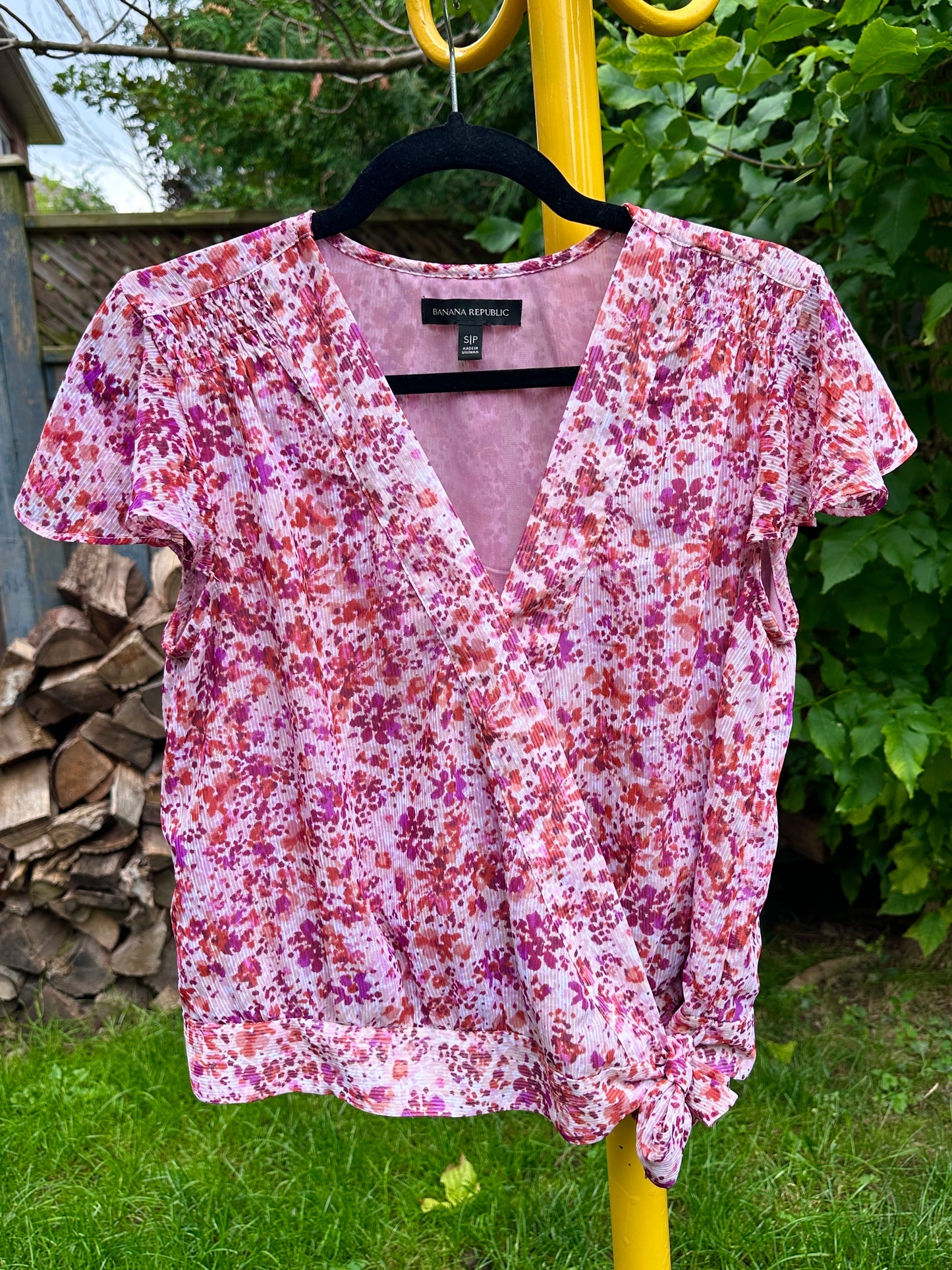 Banana Republic Pink Floral Wrap Top, S - Cherry Buzz