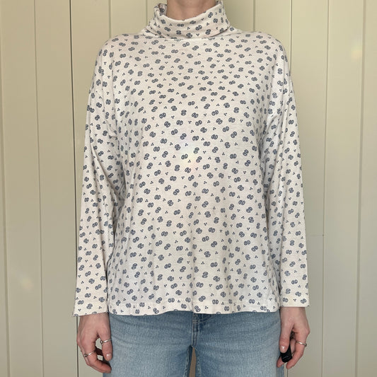 Cambridge Sports Club White Paisley Turtle Neck, L