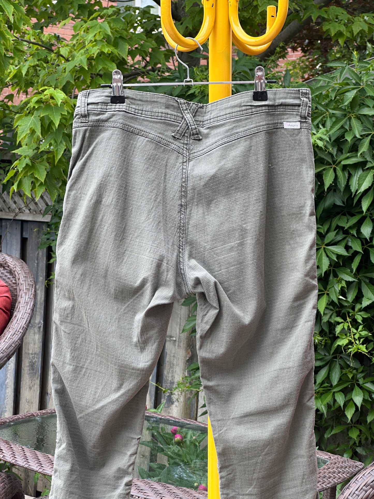 Angels Jeans Green Linen Capris, 8 - Pants - Cherry Buzz