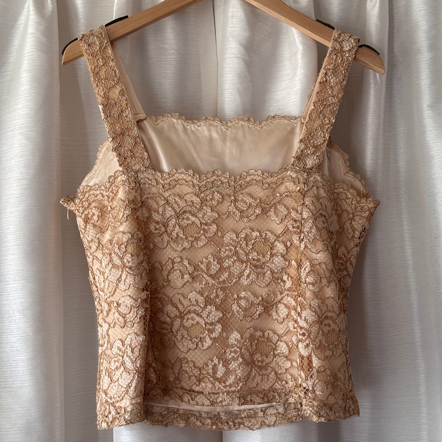 Natori Gold Lace Top, M