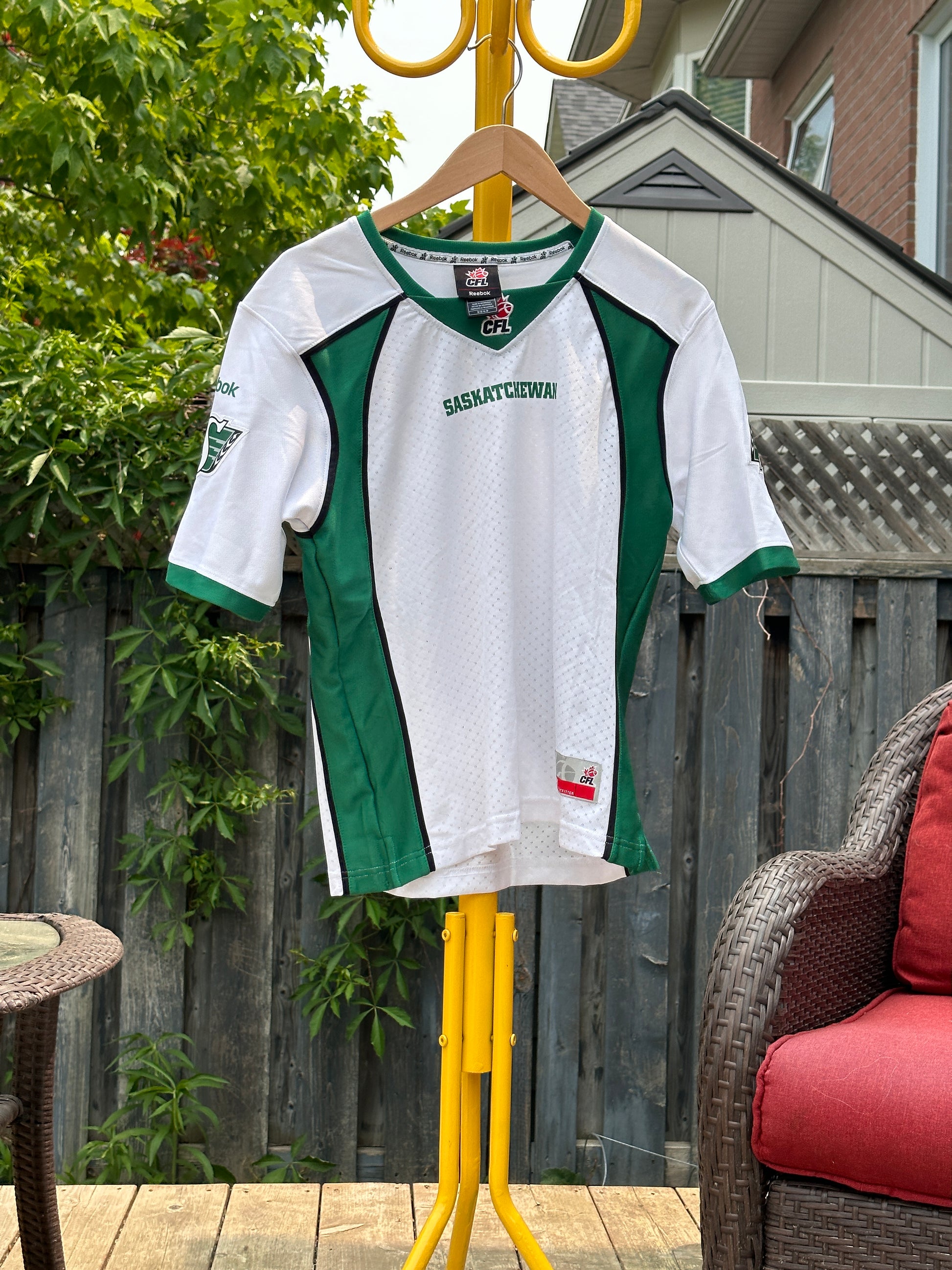 CFL Saskatchewan Jersey, M - Shirt - Cherry Buzz