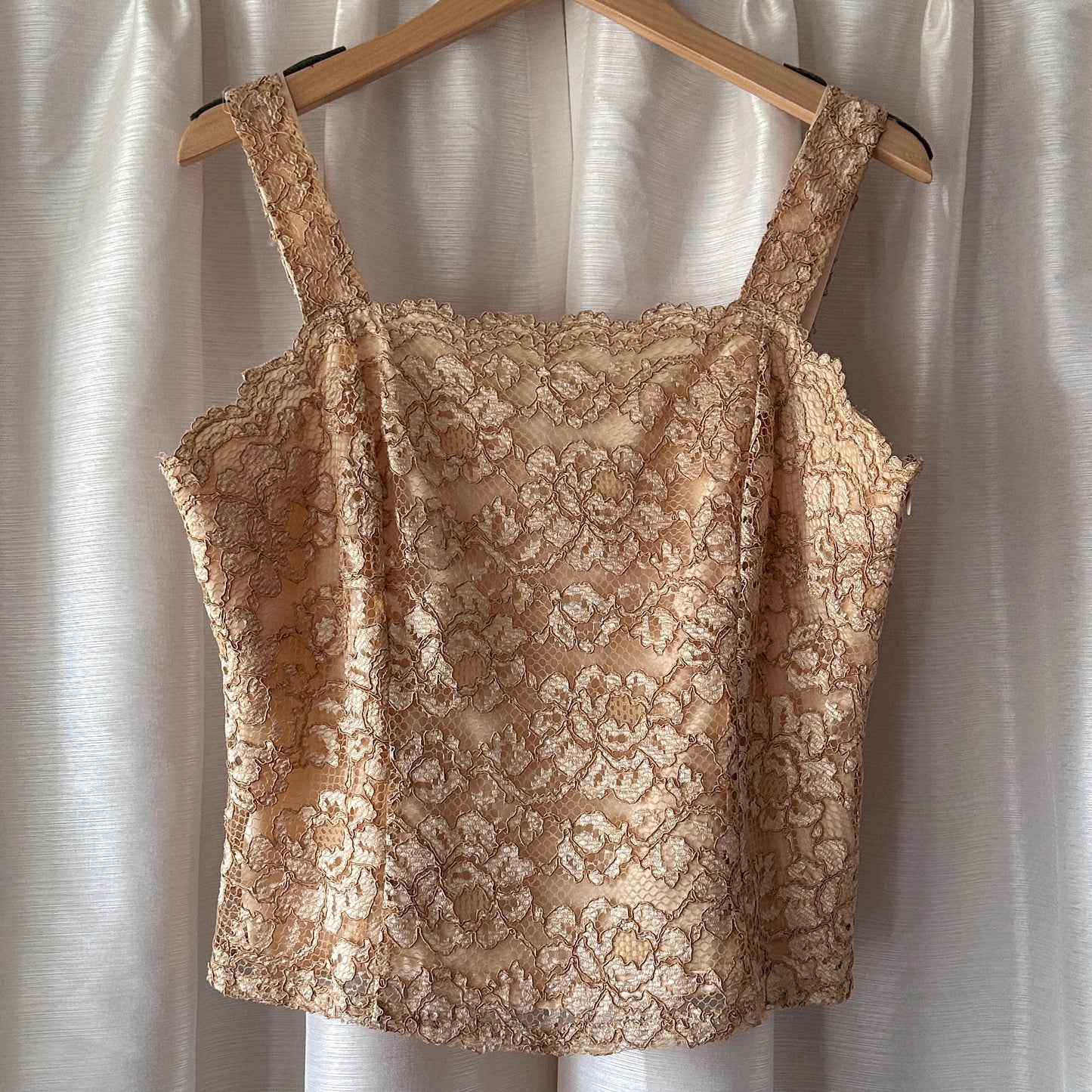 Natori Gold Lace Top, M